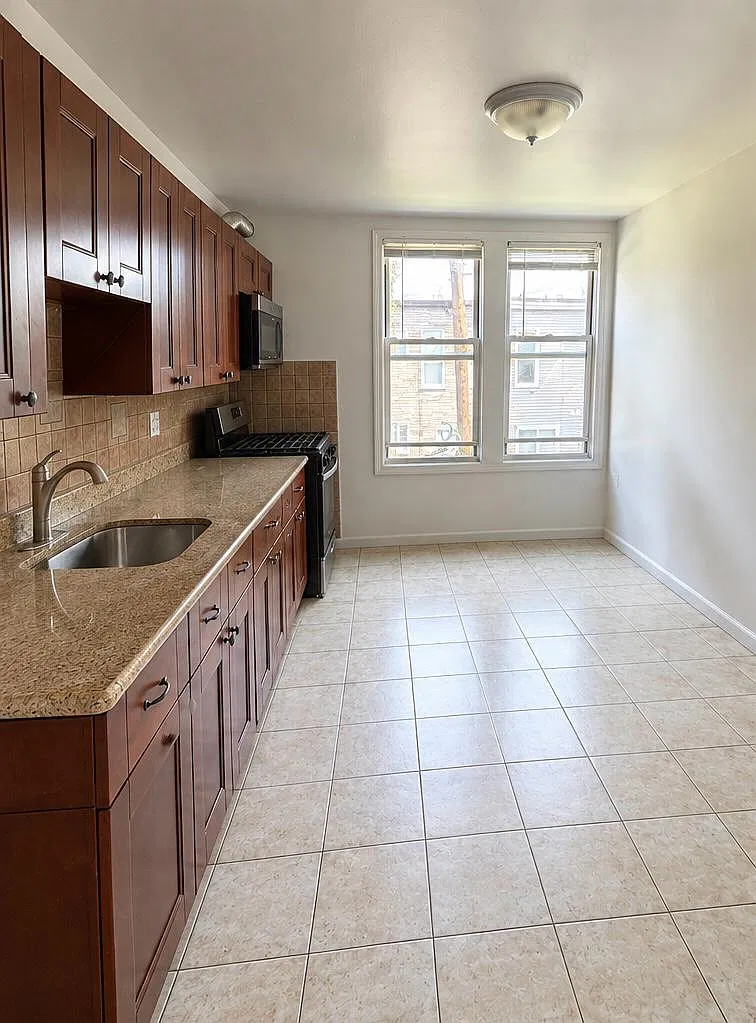 3 bed, $3,150 — Photo 2