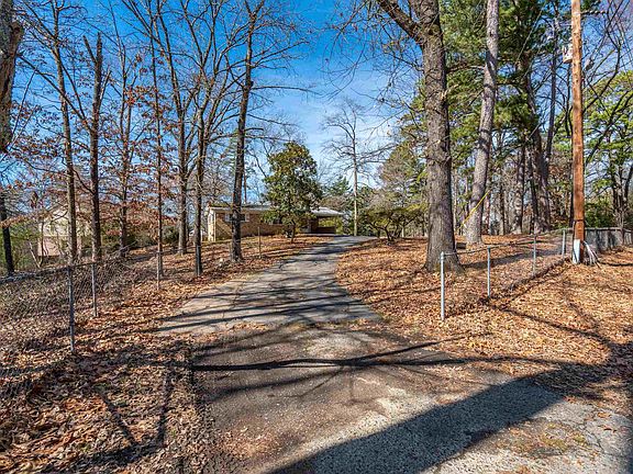 3rd image of 2211 Lakeshore Dr