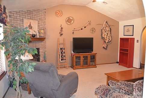 4th image of 108 Shadow Mountain Dr