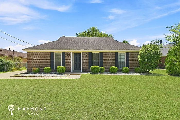 3 bed, 2.0 bath, 1232 sqft, $1,395 — Photo 1