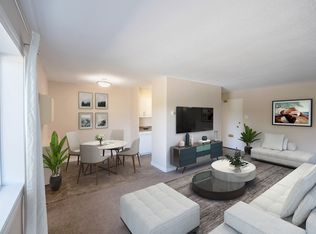 Hyde Park House, Winnipeg, MB R3M 1Y7