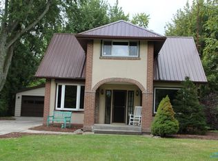 1330 Ayersville Ave, Defiance, OH 43512