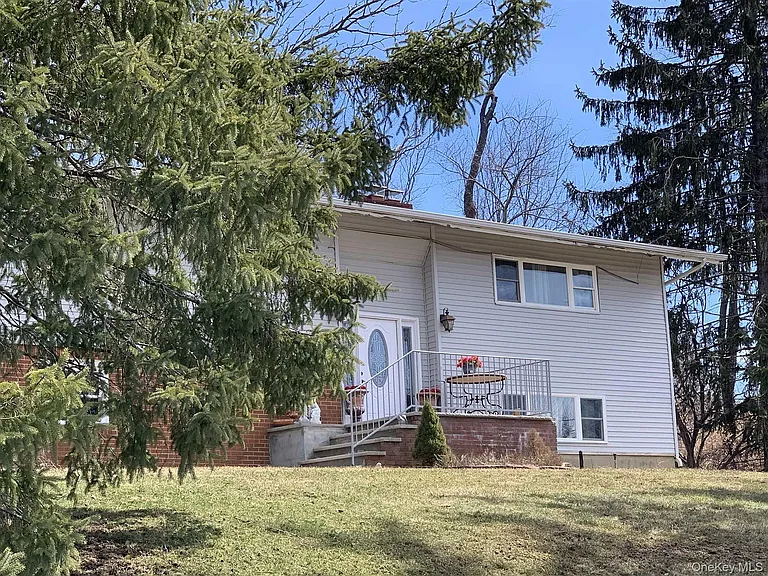92 Hillside Rd — Photo 13
