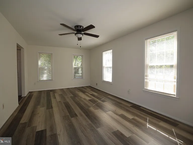 2400 Ansdel Ct — Photo 5