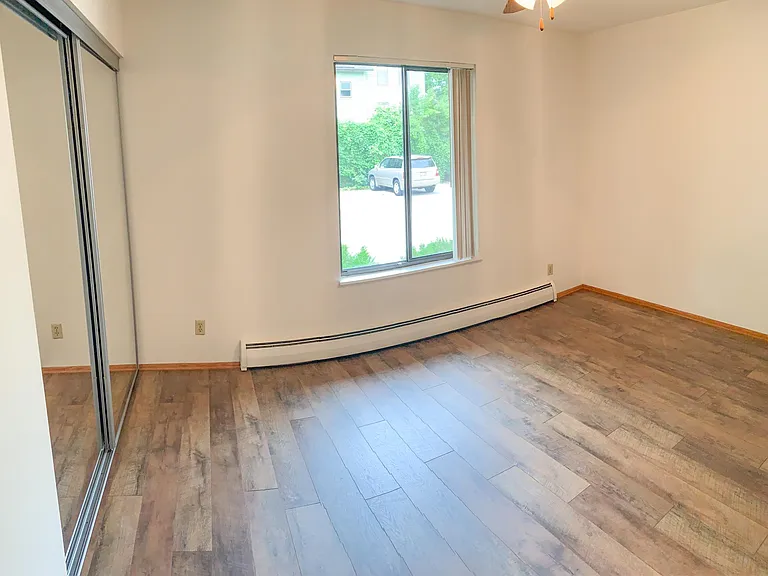 1132 E Johnson St — Photo 6