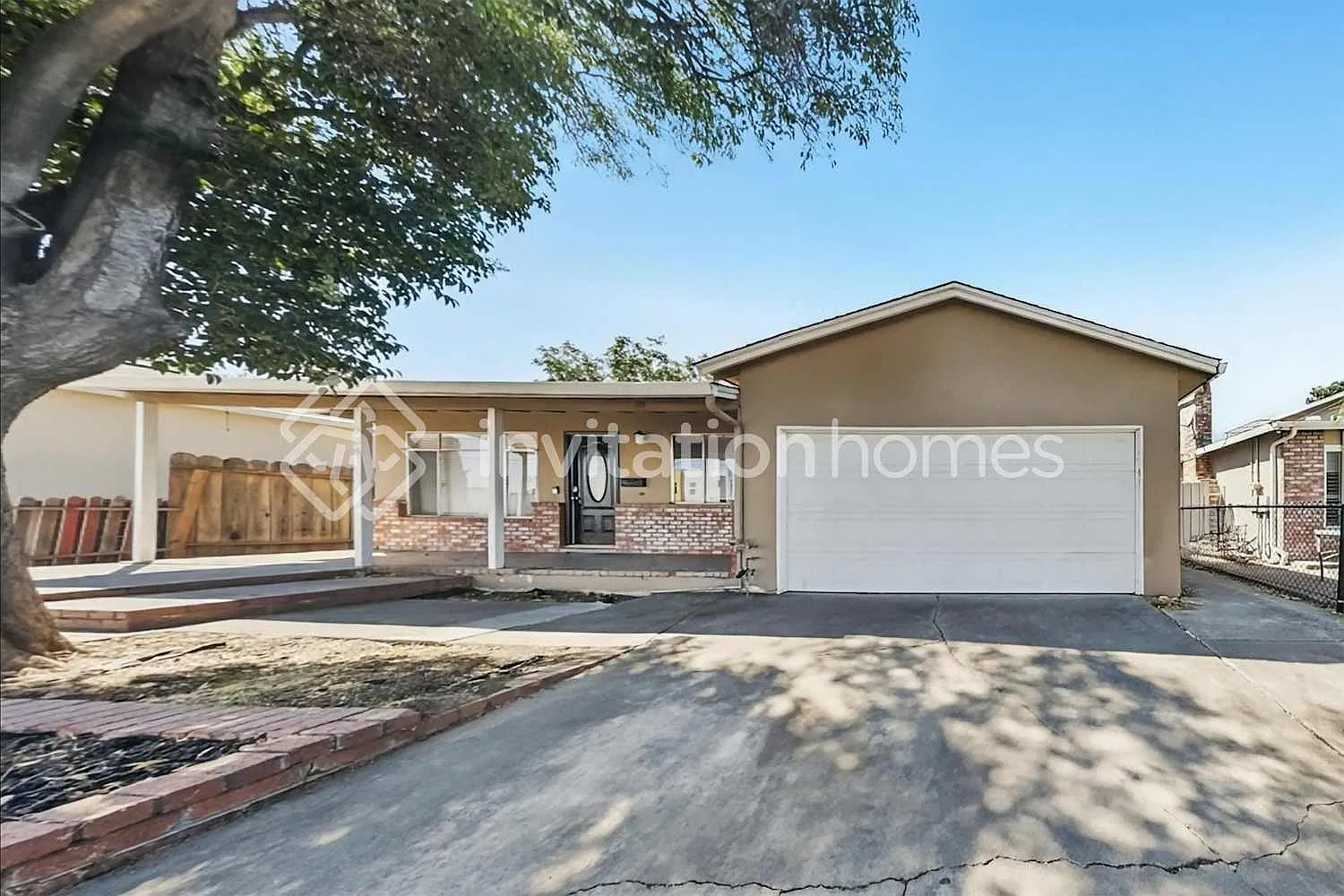 284 Yosemite Dr Pittsburg, CA 94565 — Photo 1