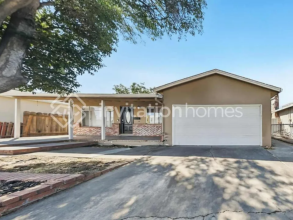 284 Yosemite Dr
