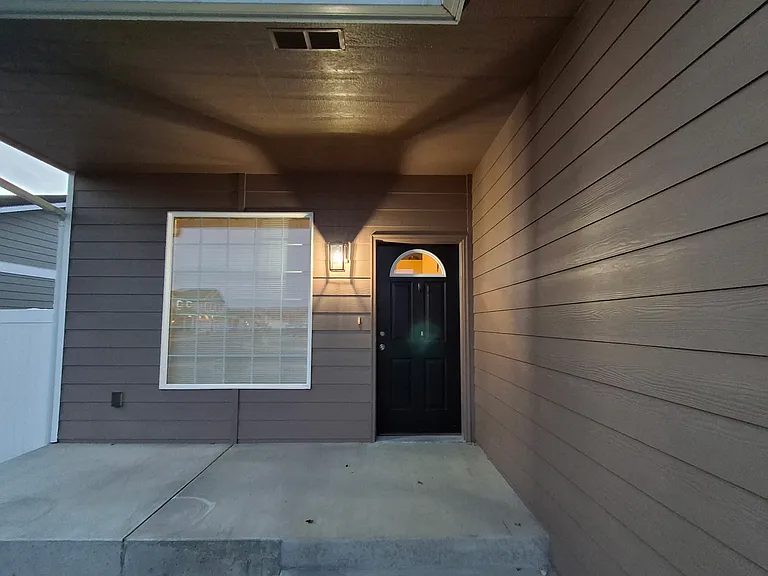 141 Apple Loop #B — Photo 10