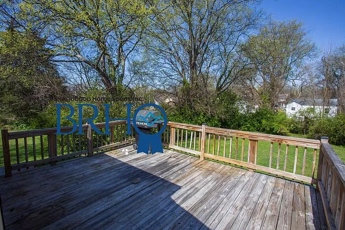 3213 Shields Ave — Photo 9