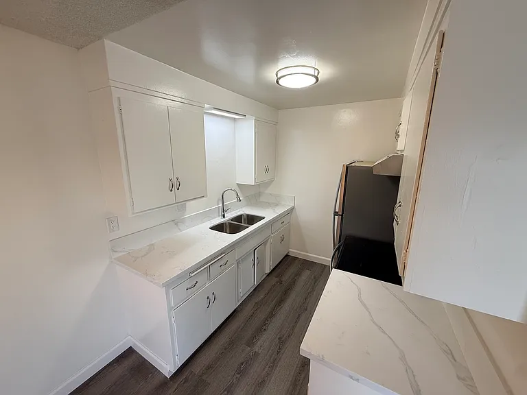 7626 Reseda Blvd #3 — Photo 2