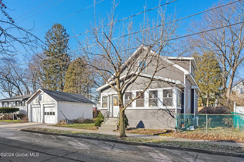 2nd image of 40 Clare Avenue