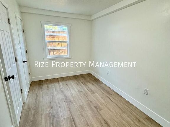 5th image of 412 20th St APT 4