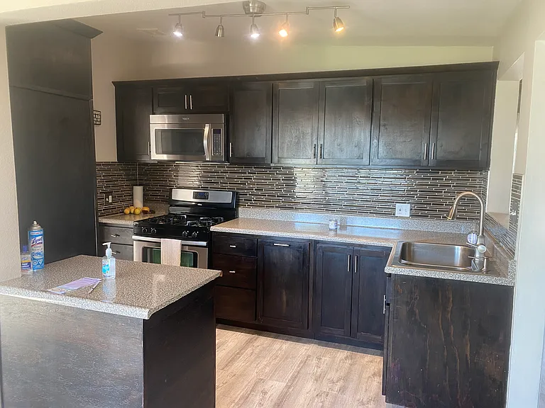773 Riverlawn Ave — Photo 2