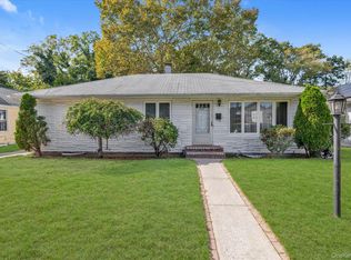 328 Glen Rd, West Hempstead, NY 11552