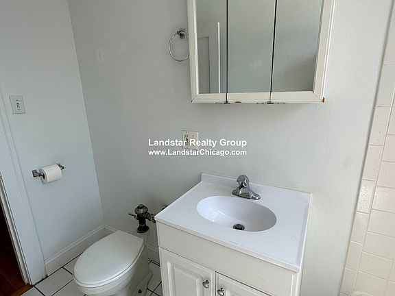 5th image of 927 Forest Ave APT 2E