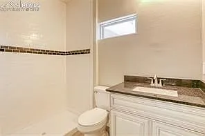 439 N Walnut St — Photo 10