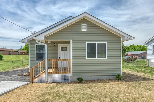 107 Bettie St Photo 1
