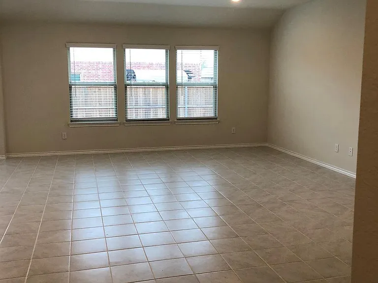 604 Rustic Meadows Trl — Photo 12