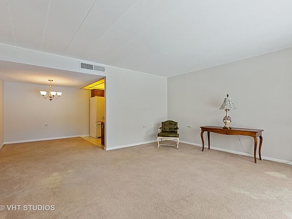 3rd image of 5540 Walnut Ave APT 7C