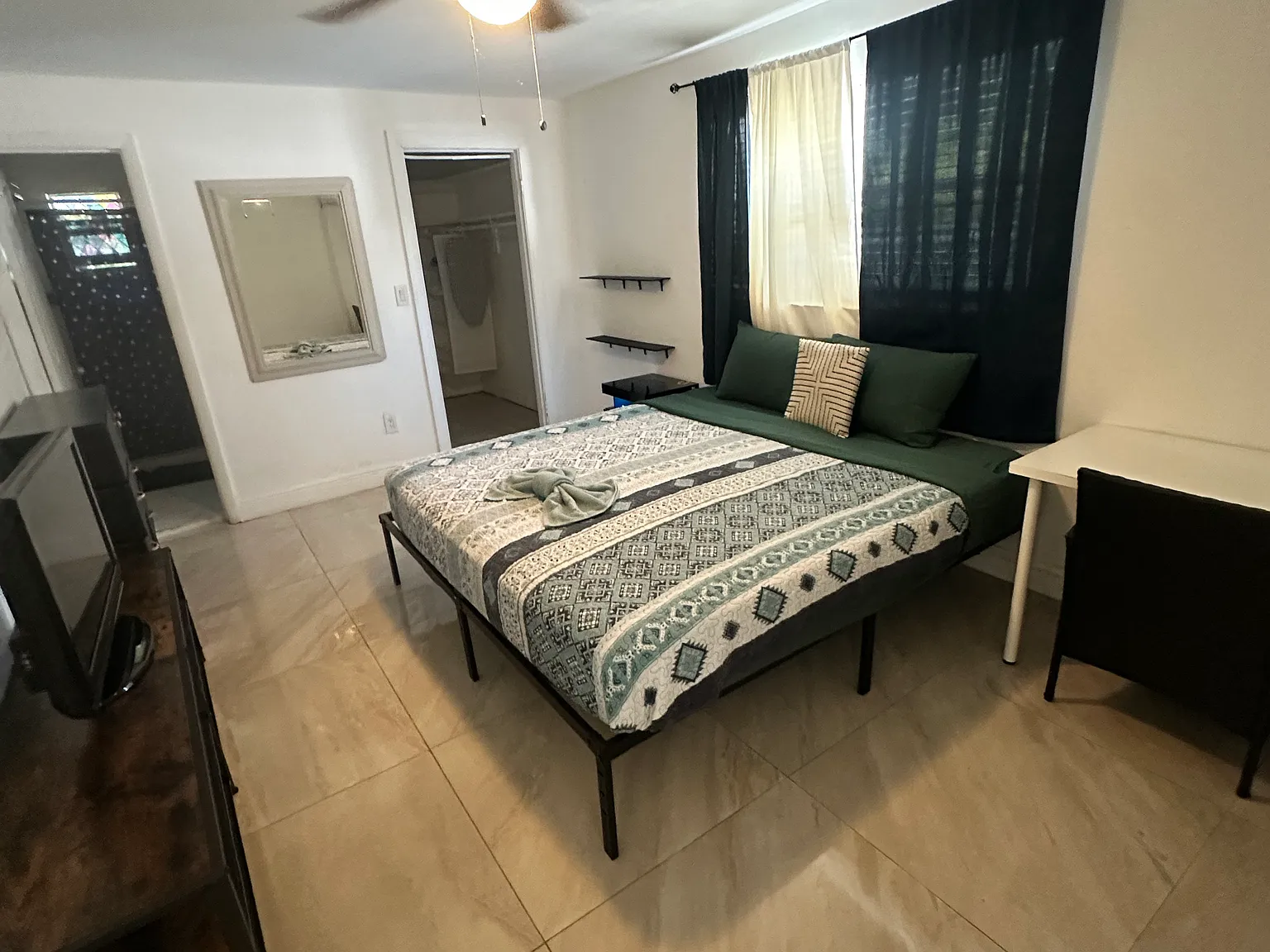 1 bed, 650 sqft, $1,850 — Photo 2