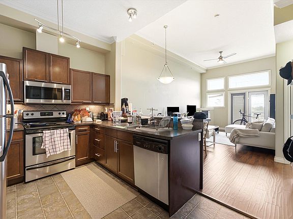 4th image of 10121 80th Ave NW #402