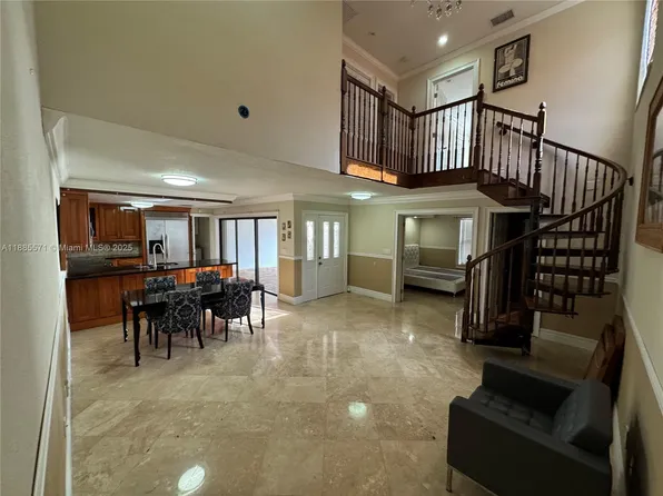 10115 NW 4th Ln #3-8, Miami, FL 33172