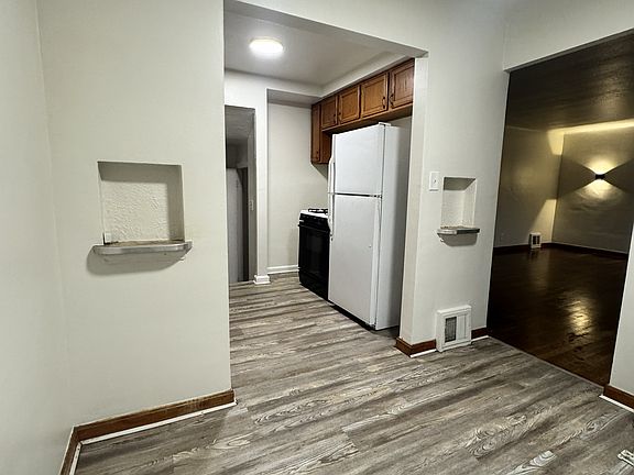 3rd image of 4238 Ellison Rd