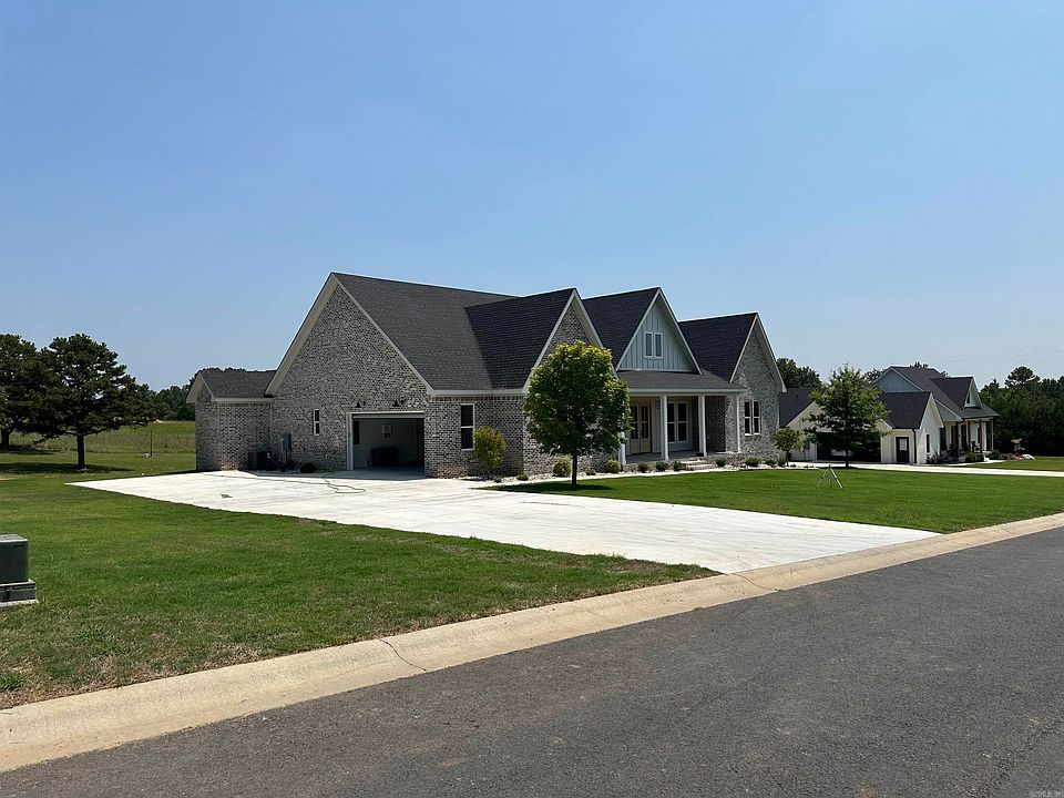 2nd image of 8 Avrey Ln