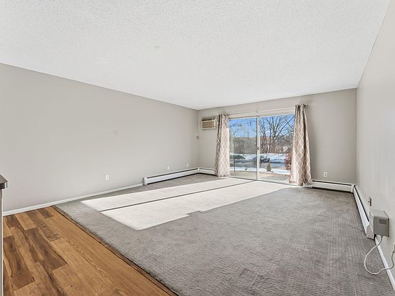 3rd image of 10311 Cedar Lake Rd APT 103