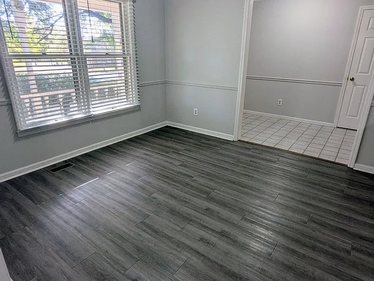 502 Irongate Blvd — Photo 3