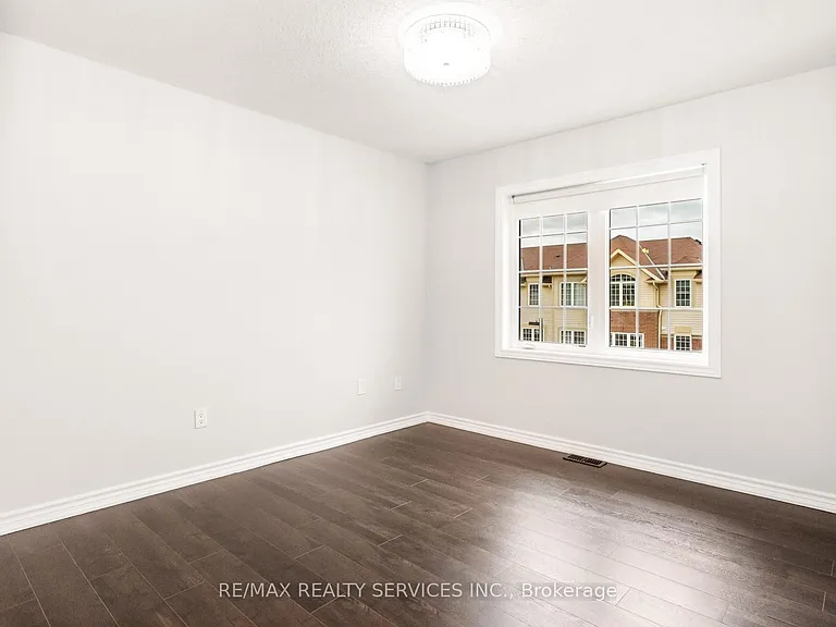 21 Dorchester Ter — Photo 30