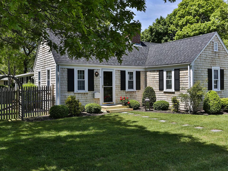 15 Thorwald Pl, Yarmouth, MA 02675, MLS# 73017298