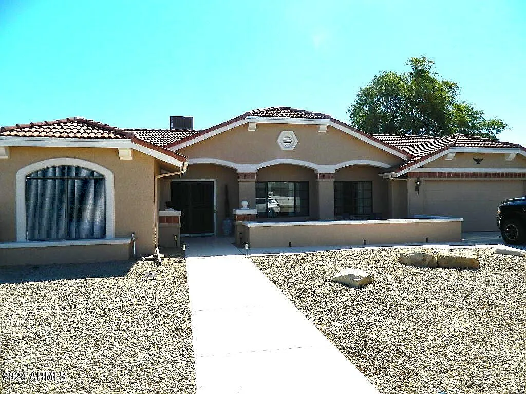 2 bed, 2103 sqft, $4,000 — Photo 1