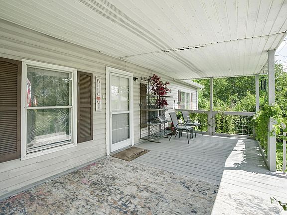 2nd image of 1047 Phillips Dr