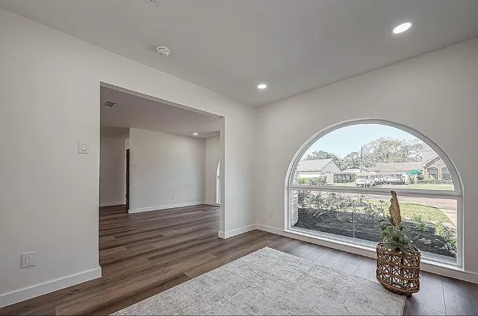 2306 Parana Dr — Photo 12