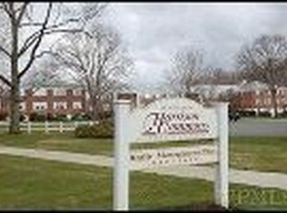 4 Canterbury Rd S, Harrison, NY 10528