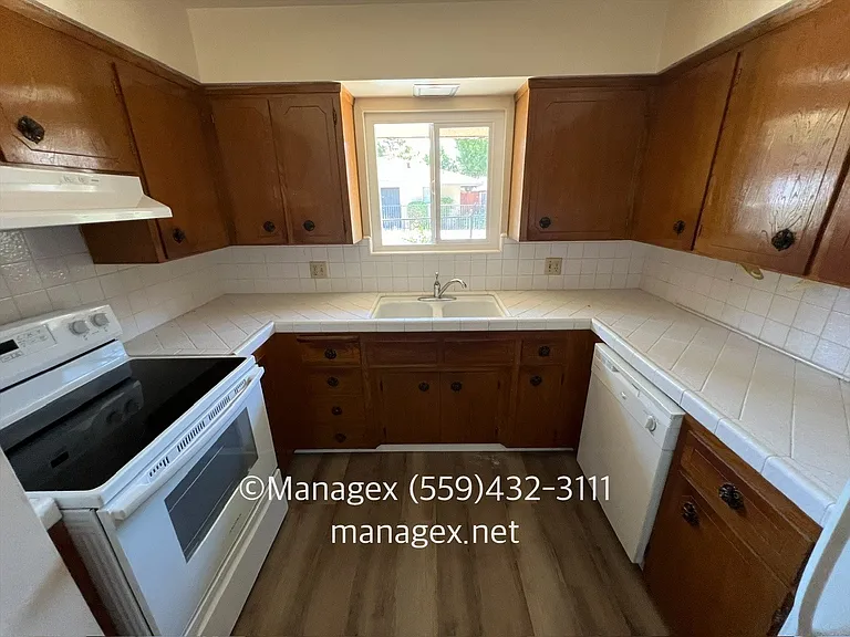 4671 N Glenn Ave #103 — Photo 6