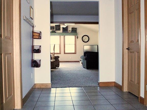 4th image of 608 Warren Dr