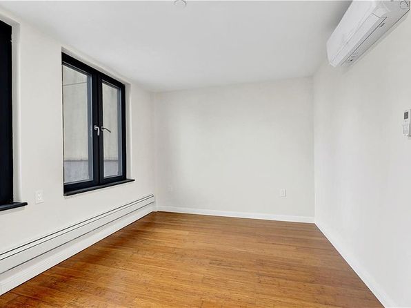 new-york-city-new-york-439603543 picture