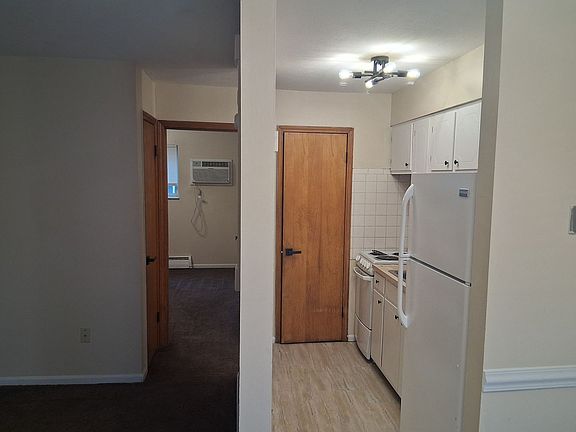 4th image of 3210-3216 Chinquapin Ln #3212-1