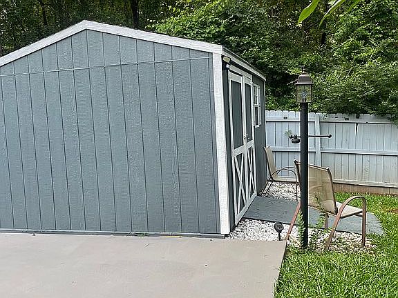 5th image of 1546 Royalwyn Dr