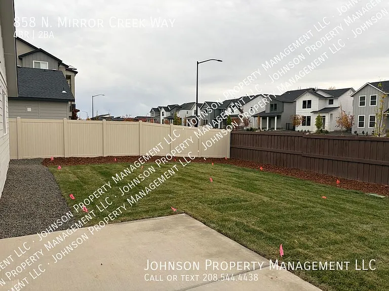 858 N Mirror Creek Way — Photo 8