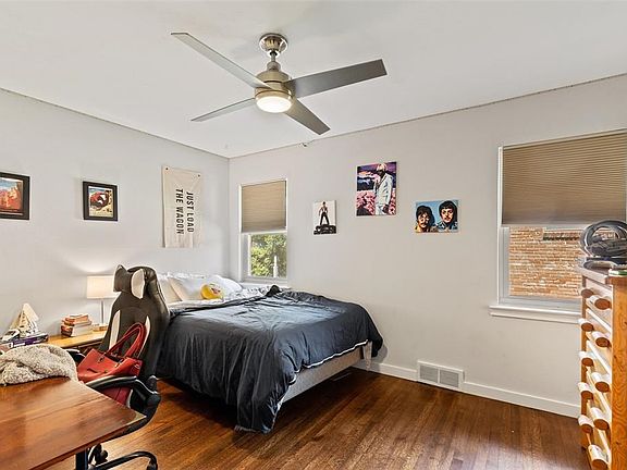 3rd image of 10128 Parkford Dr