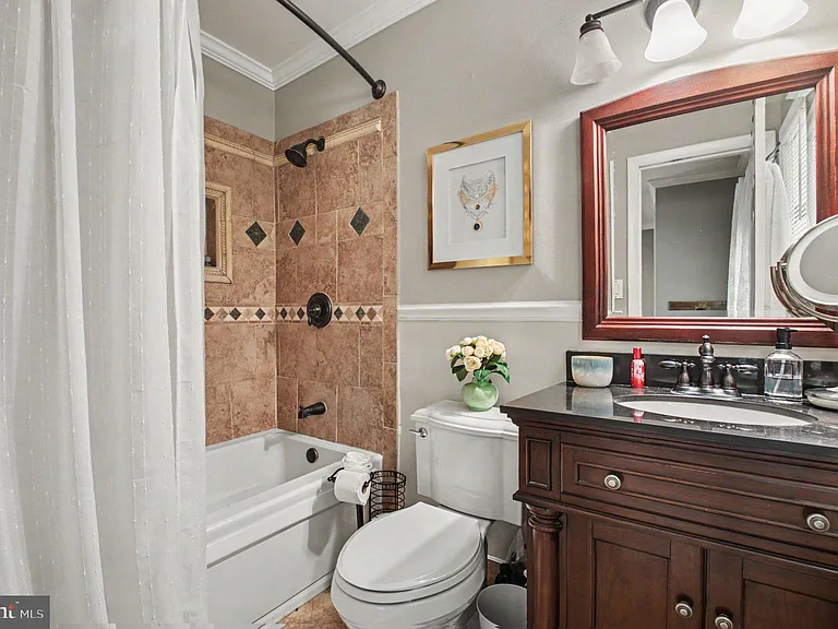 2029 Farragut Dr — Photo 13