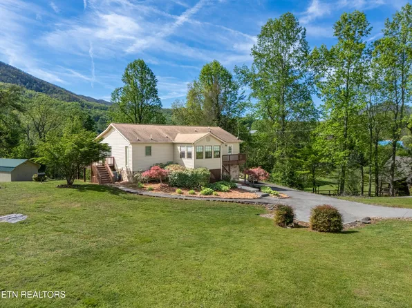 3375 Spring View Dr, Sevierville, TN 37862