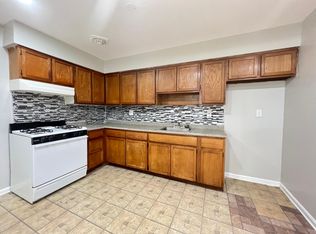 32 Smith St #B2, Irvington, NJ 07111
