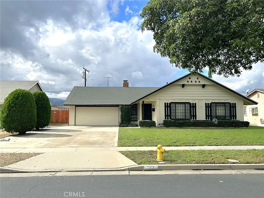 3 bed, 1361 sqft, $3,295 — Photo 1