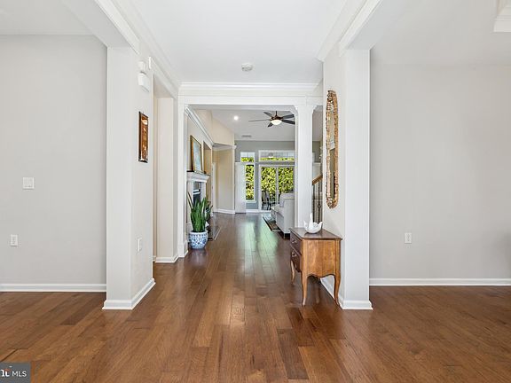 3rd image of 20 Tuscany Dr