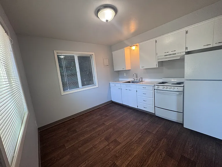 11580 SW Hall Blvd #7 — Photo 14