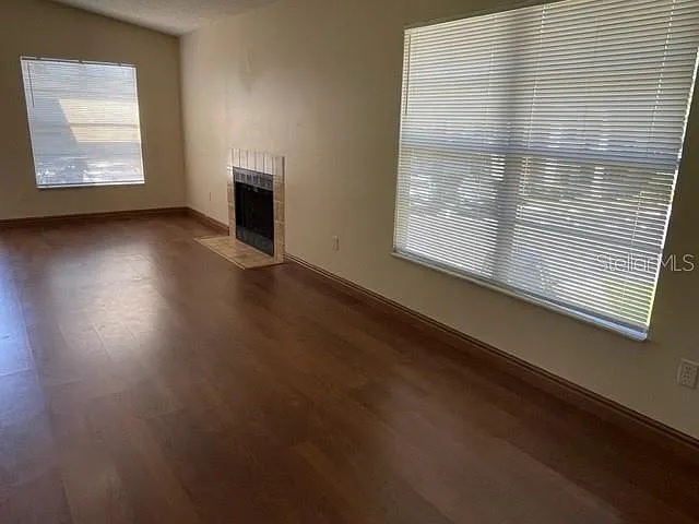 905 Northlake Dr #905 — Photo 4